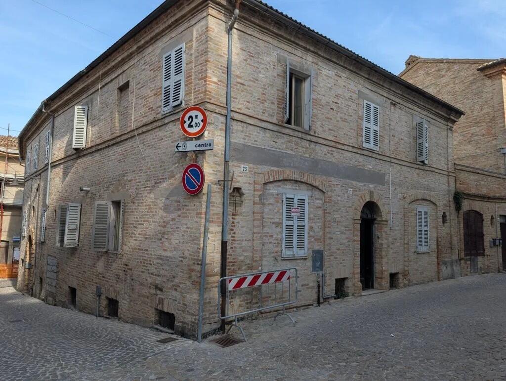 Main image of property: Le Marche, Macerata, Loro Piceno