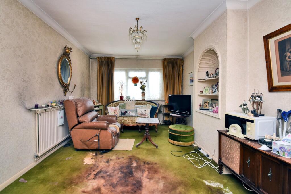 House in Sutton - View 5
