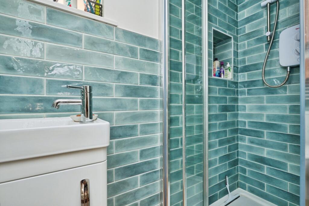 Apartment in Newport, Little London - View 5