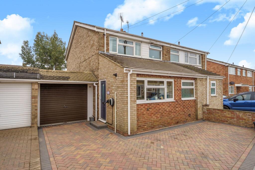 Main image of property: Abbey Road, Witney, OX28