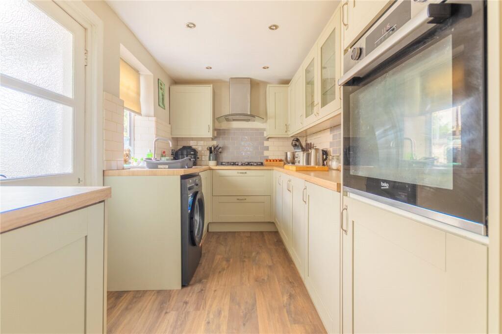 Kingsland Road, Castleton, Rochdale, OL11 photo 3
