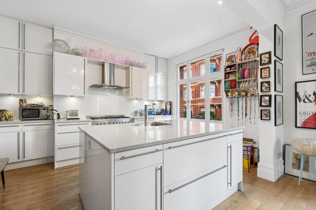 Apartment in London, City of Westminster - View 4