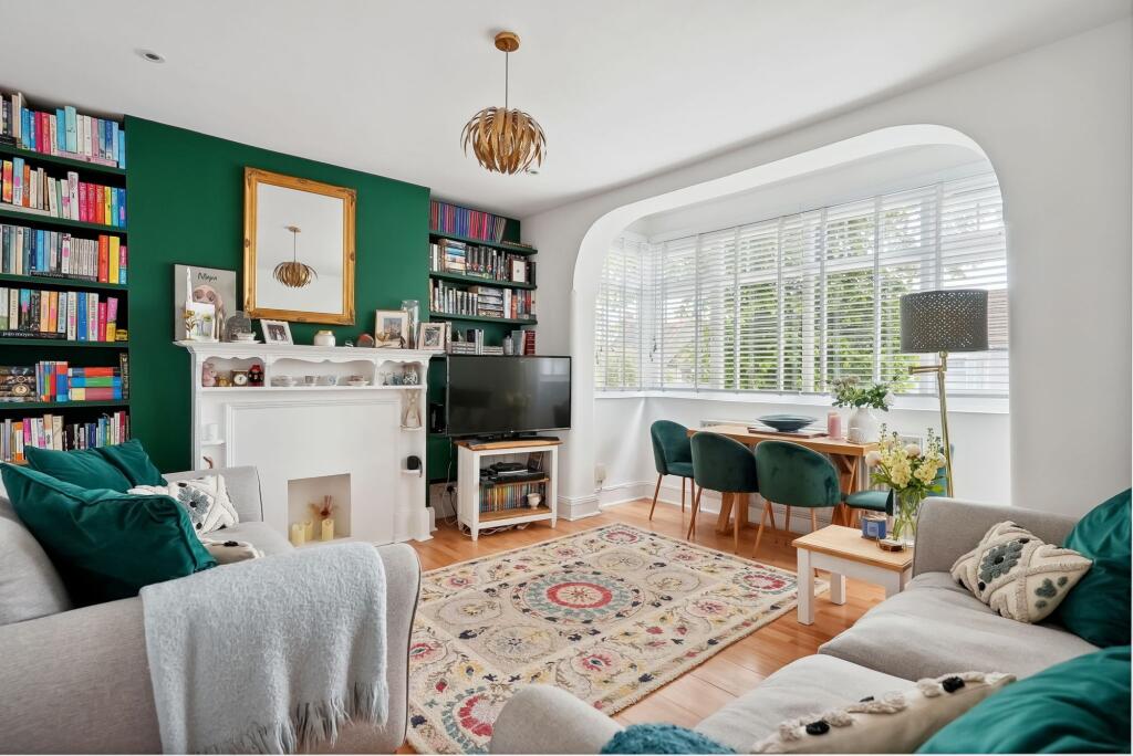 Main image of property: Park Lane, Carshalton, SM5