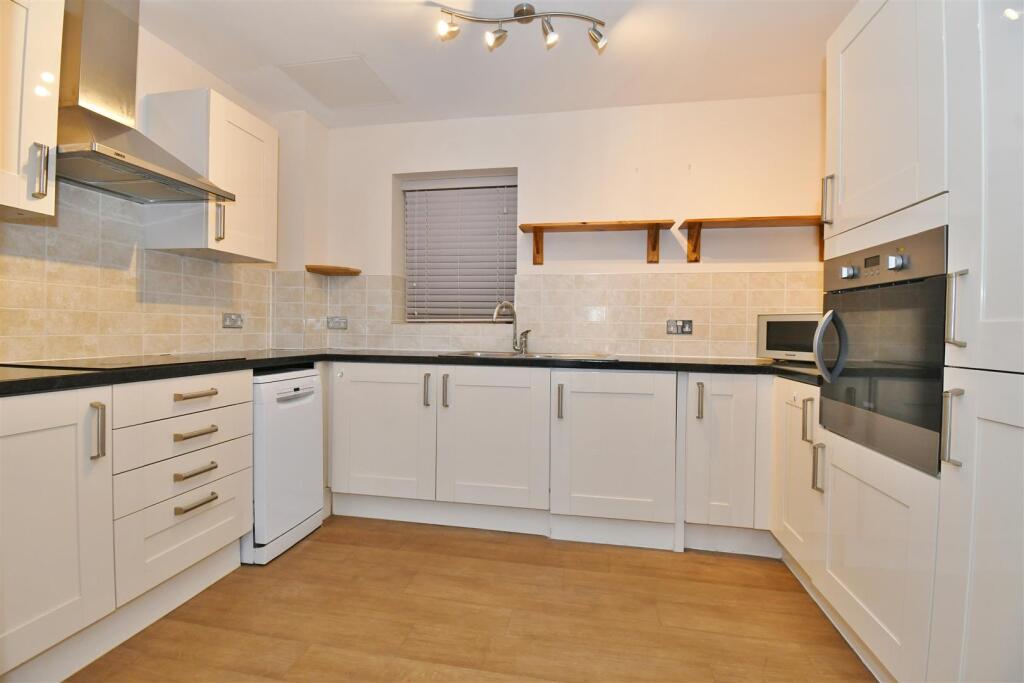 Queensway, Leamington Spa photo 4