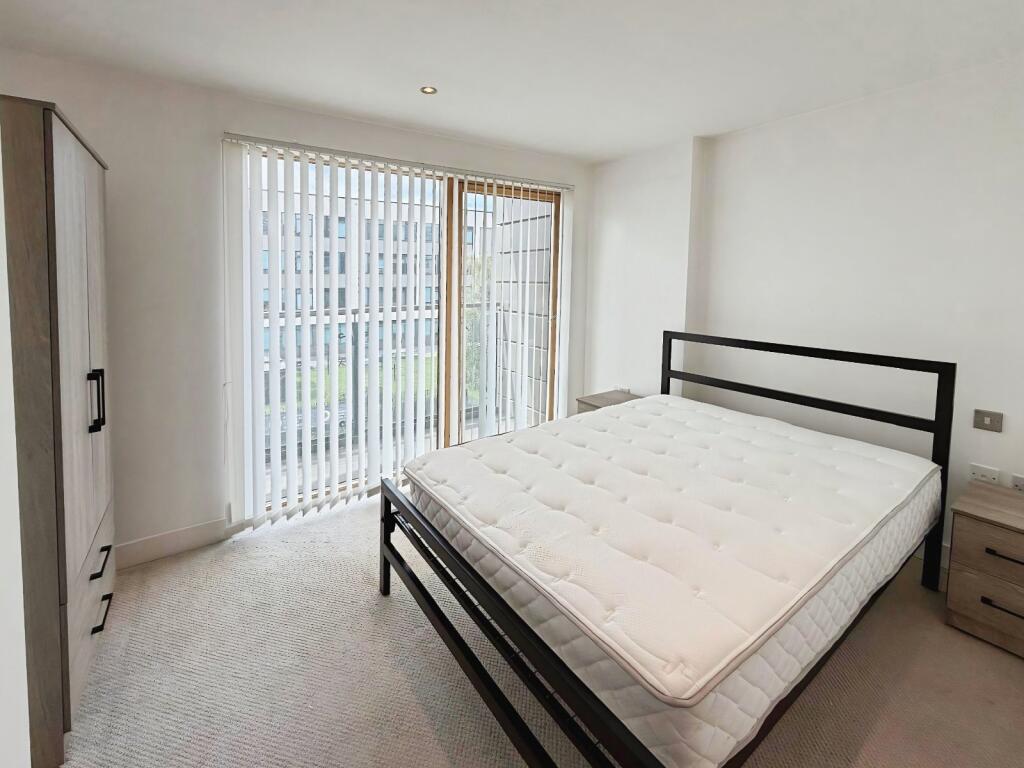 Apartment in Leeds, Steander, Richmond Hill - More