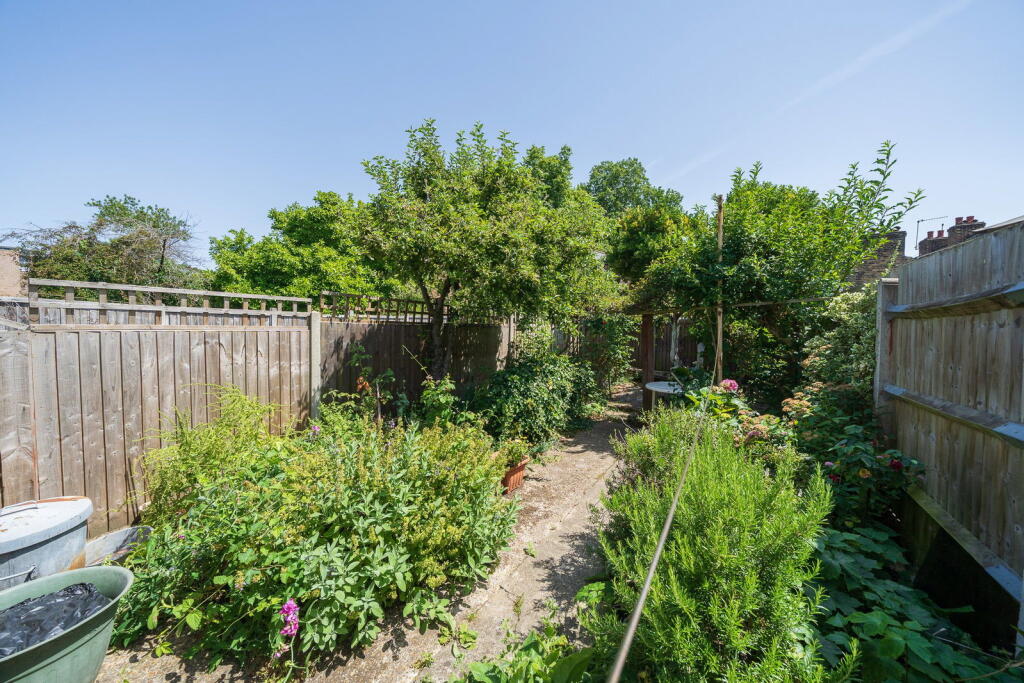 House in London - View 4