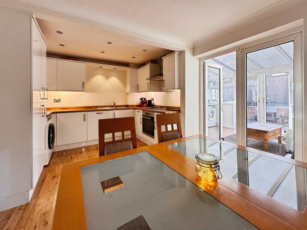 House in Leeds, West Yorkshire - View 2