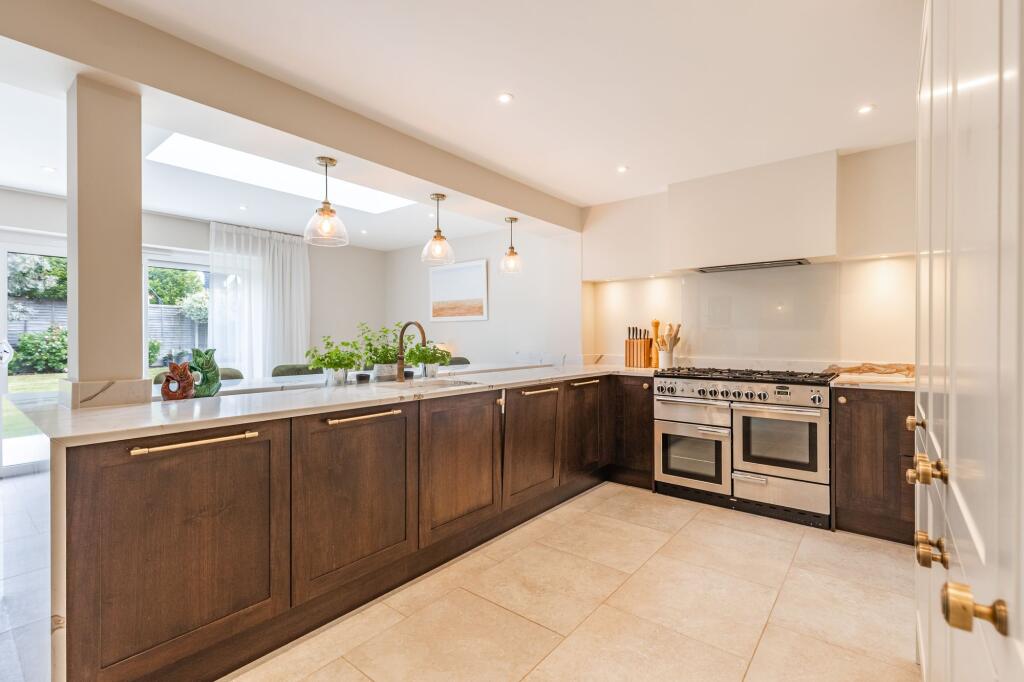 Meticulously Crafted Detached Home in Stoke Holy Cross photo 3