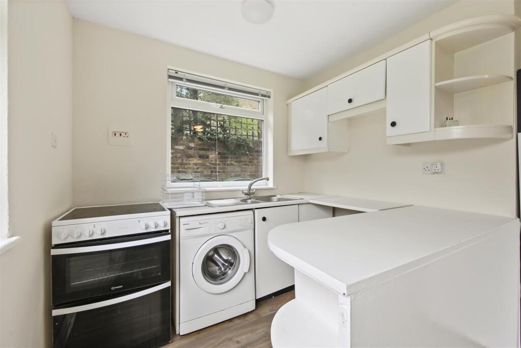 Apartment in London - View 5