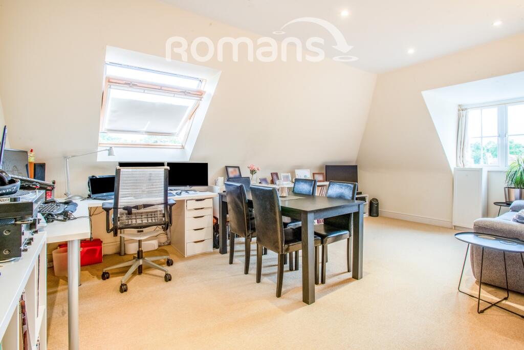 Apartment in Hart, Pondtail, Fleet - View 3