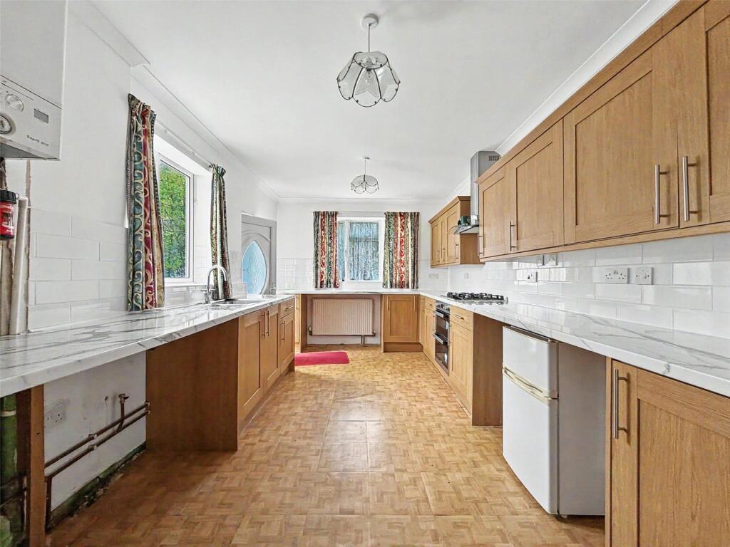 House in Gillingham, Medway - View 5