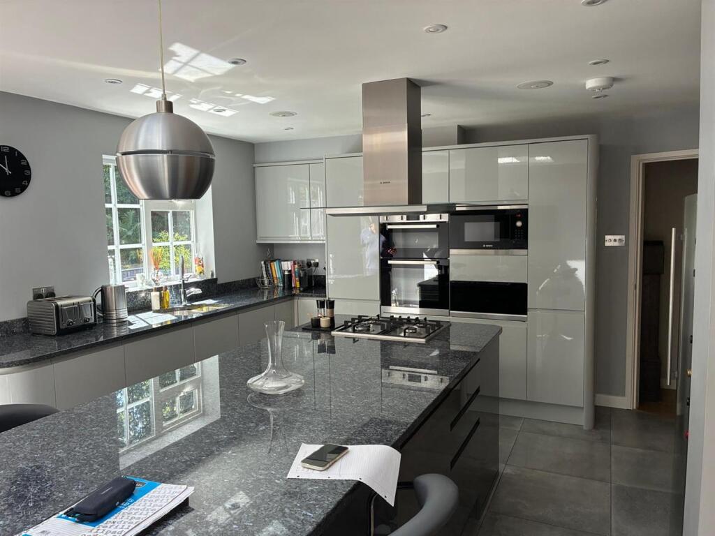 House in Guildford - View 3