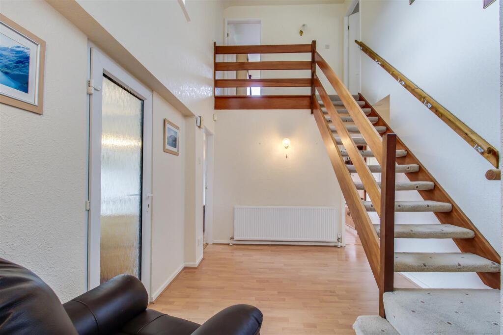 House in Wakefield - View 3
