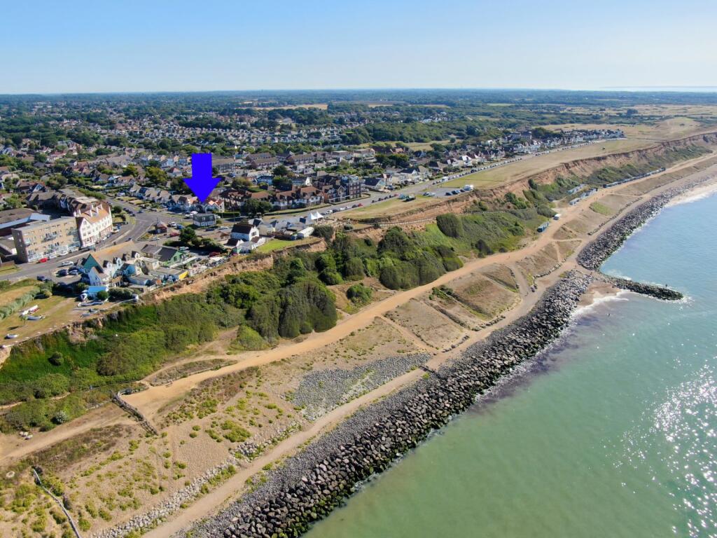 The Dome, 121 Barton Court Avenue, Barton On Sea, Hampshire, BH25 photo 2