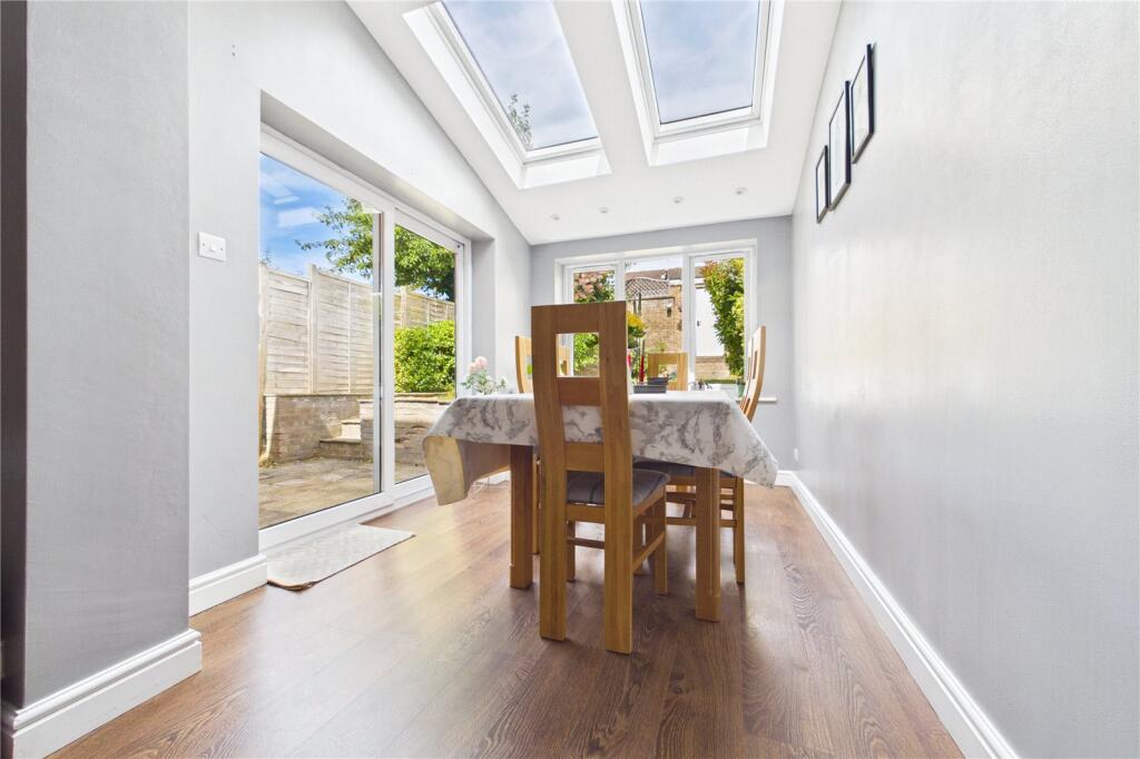 Fern Walk, Calcot, Reading, Berkshire, RG31 - View 5