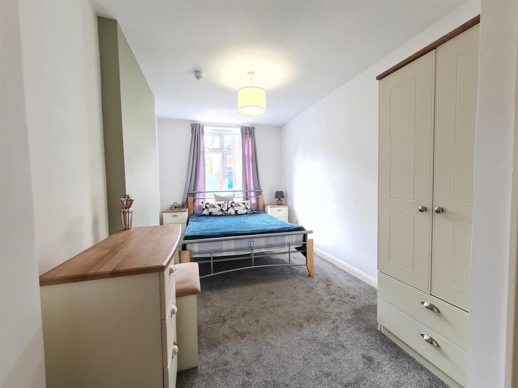 Main image of property: 68 Garden Walk, Cambridge
