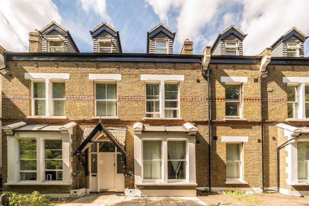Main image of property: Kingston Road, Teddington