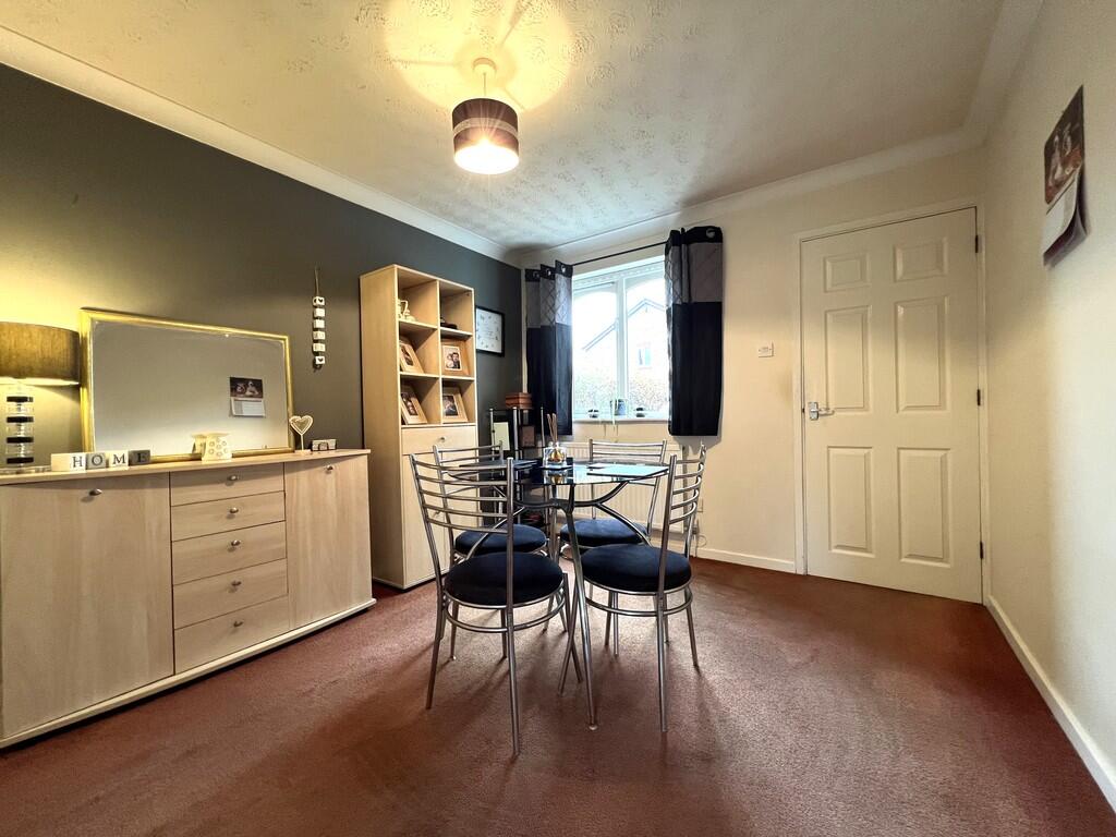 Curlew Avenue, Chatteris, Cambs., PE16 6PL photo 4