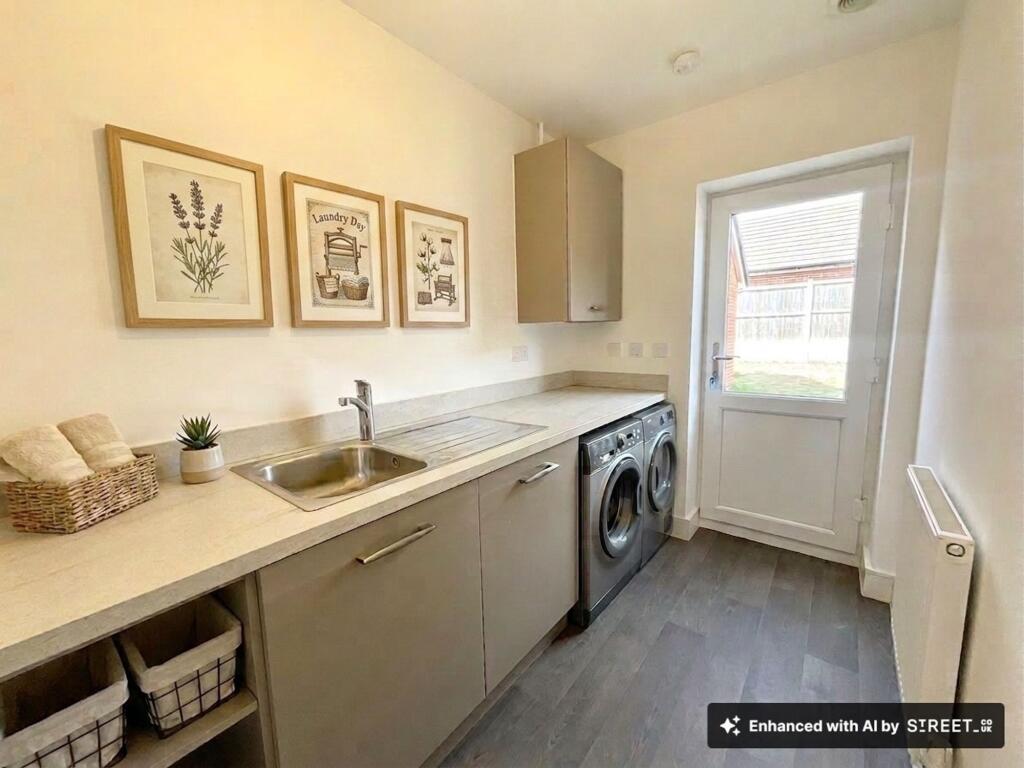 House in Stoke-on-Trent - More