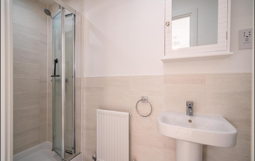 6 bedroom town house for rent