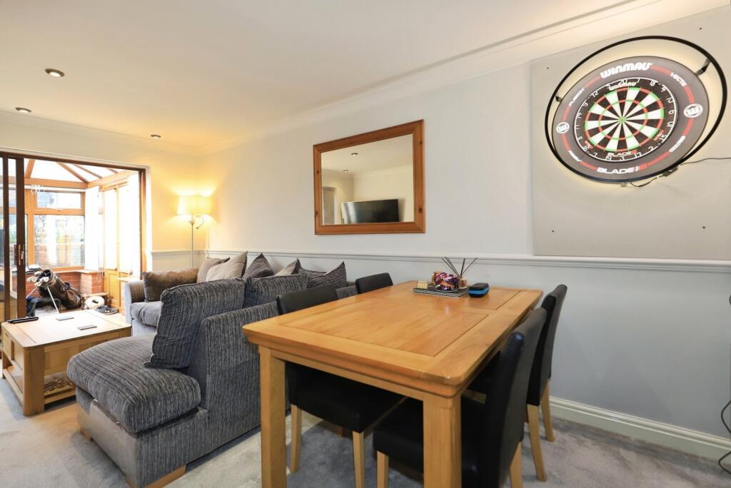Bernie Crossland Walk, KIDDERMINSTER, Worcestershire, DY10 - Widok 5