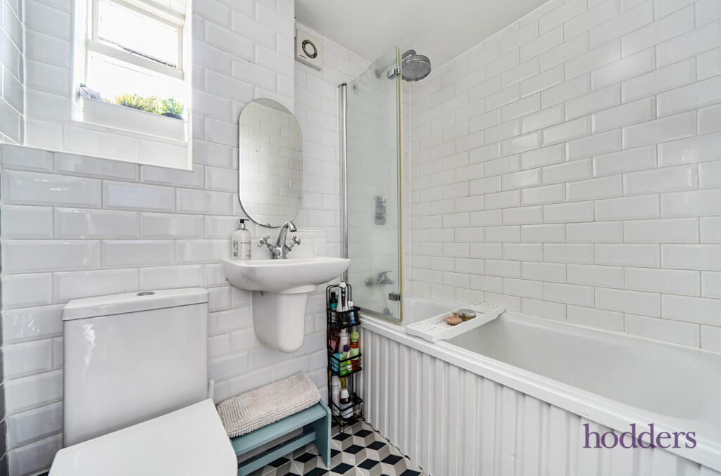 House in Runnymede, Chertsey - View 5