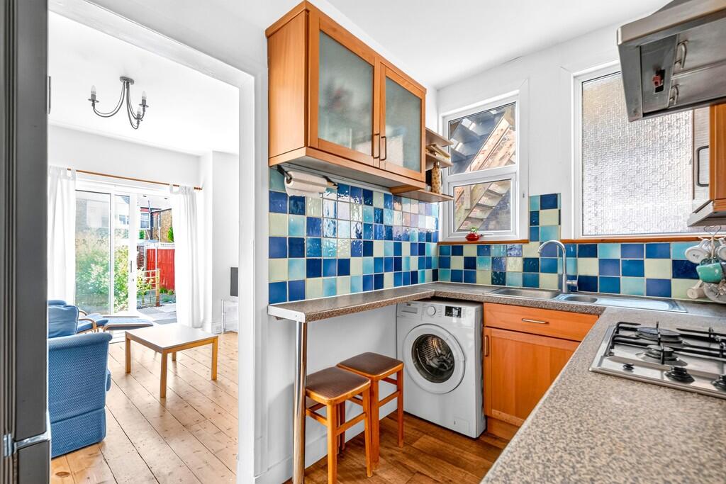 Apartment in London, Hanwell - View 3