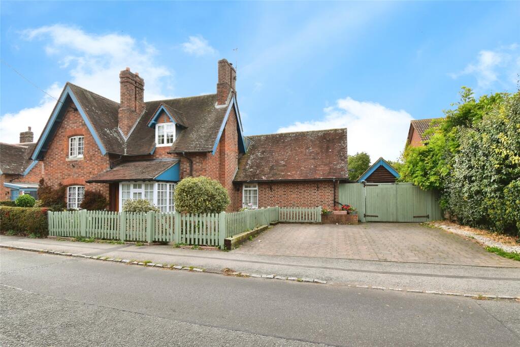 Main image of property: Buckingham Road, Steeple Claydon