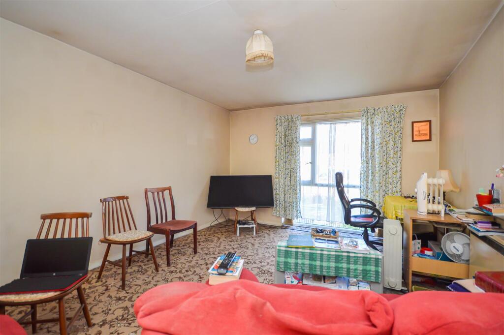 Apartment in Wakefield - View 2