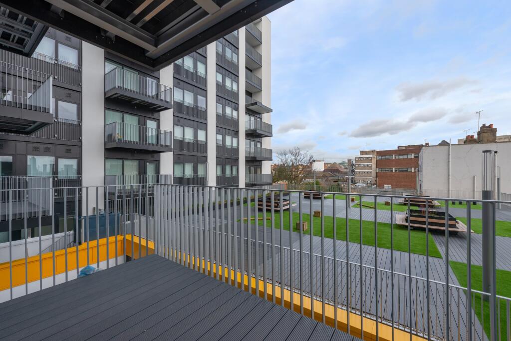Apartment in London - View 2