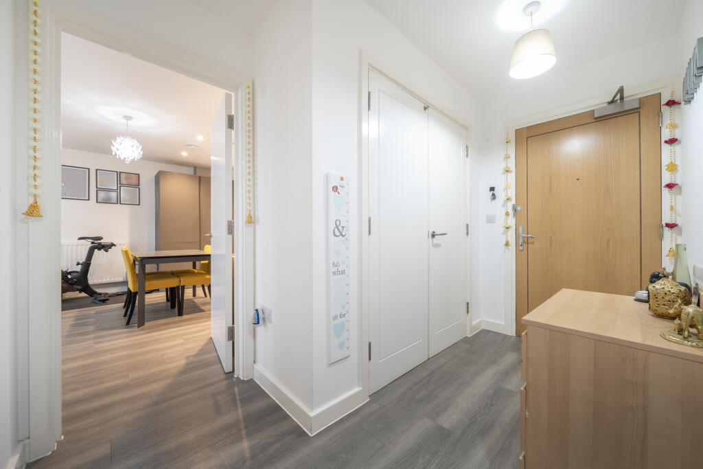 Apartment in Bromley - View 2