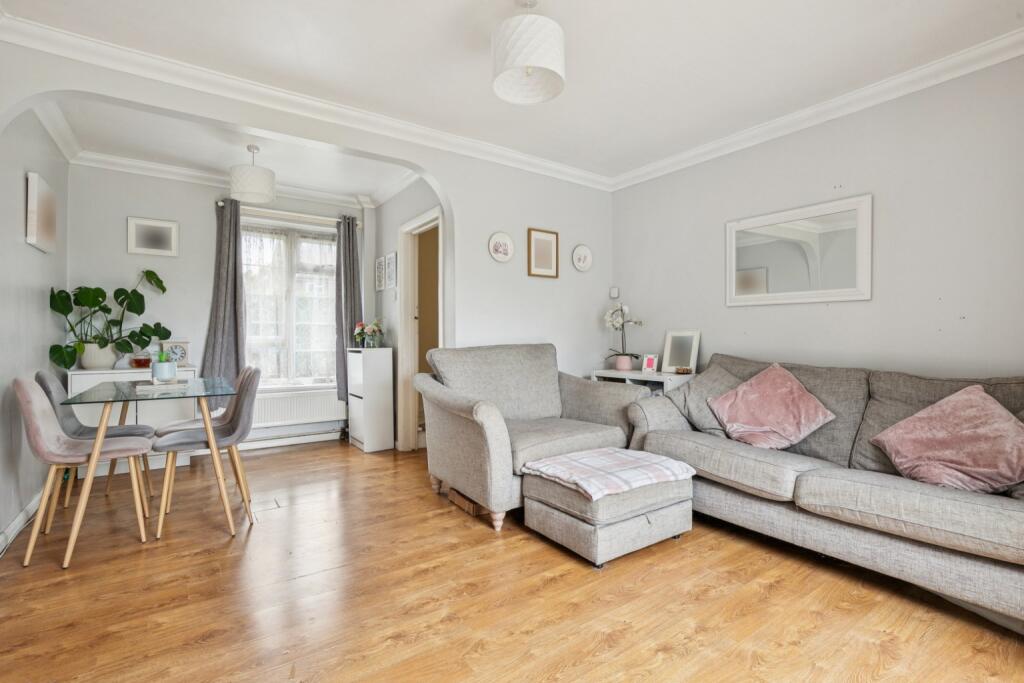 House in Welwyn Hatfield, Hertfordshire - View 5