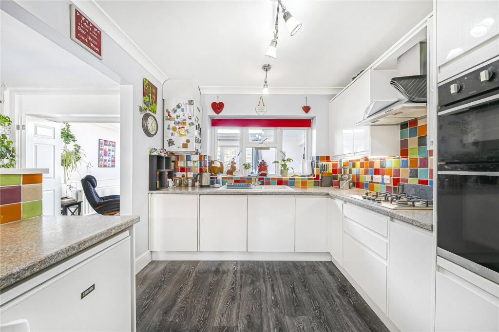 House in Dartford, Heath Side, Wilmington - More