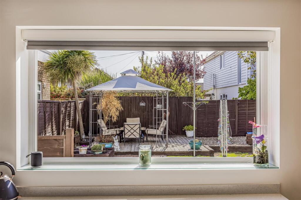 House in Havant, Hampshire - View 5