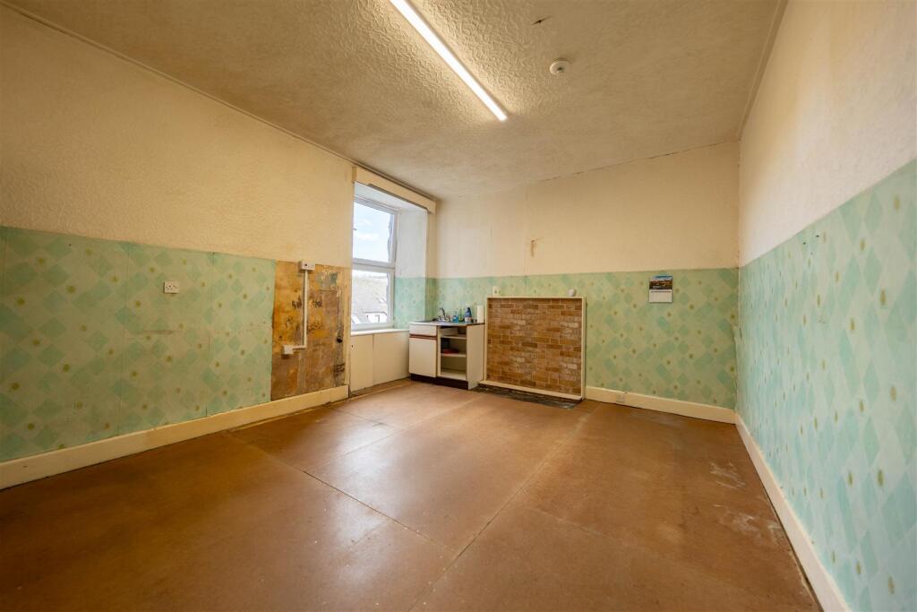 Apartment in Perth - More