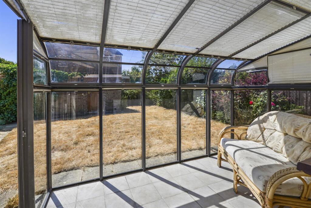 House in Tunbridge Wells, Paddock Wood - View 3