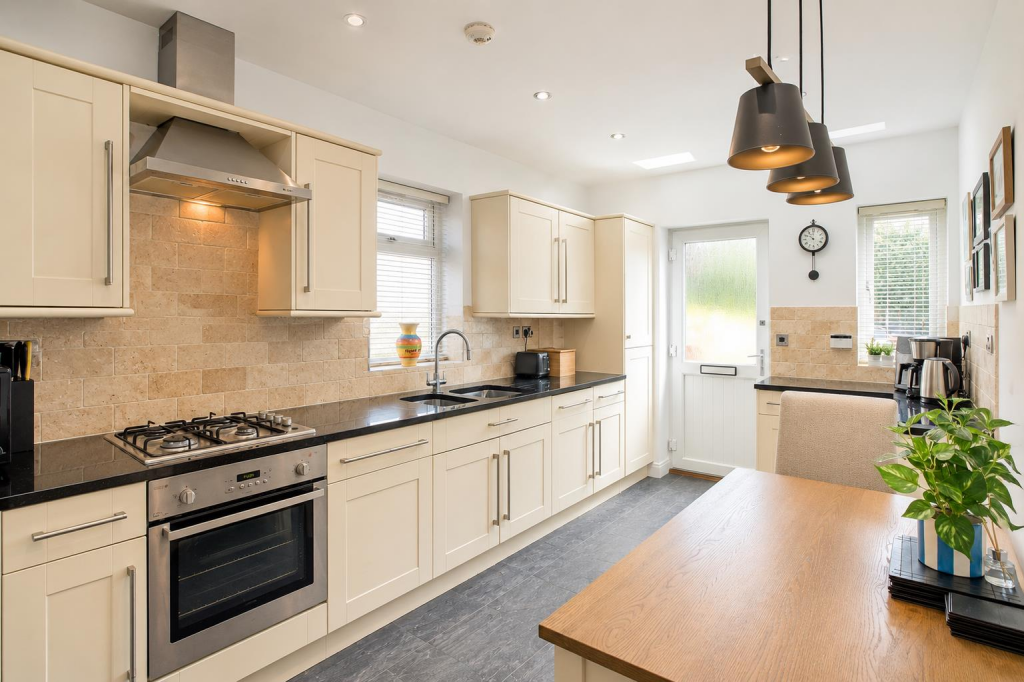 Grange Avenue, Ilkley - View 3