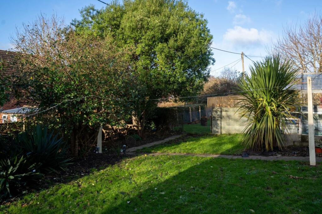 Additional image 25 of Victoria Park, Castle Cary