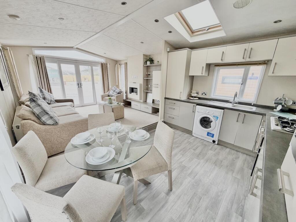 Pemberton Monterey, Venture Caravan Park, Langridge Way, Morecambe, Lancashire, LA4 4TQ photo 3