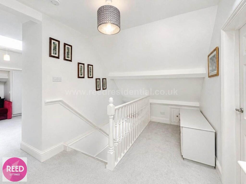 St. Johns Court, Westcliff On Sea photo 5