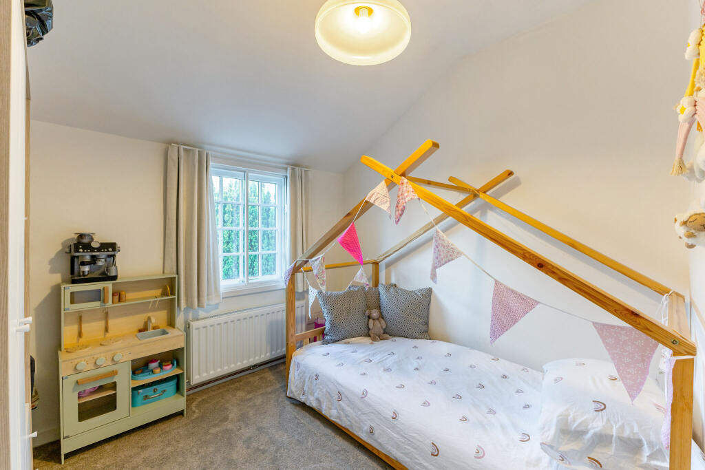 House in Tandridge, Godstone - More