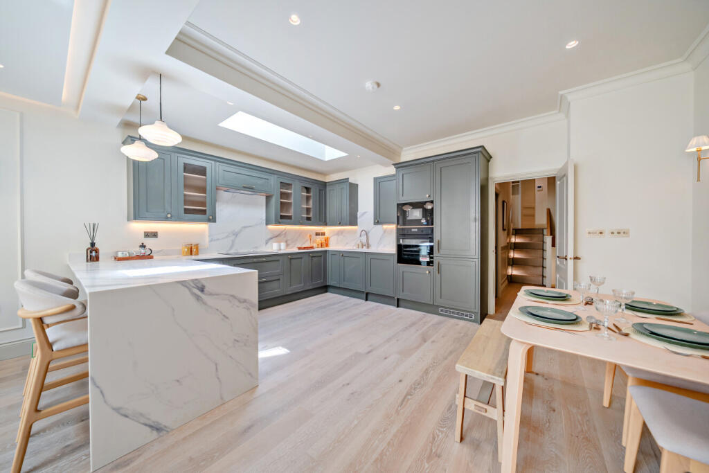 Main image of property: Lower Richmond Road, Putney, London, SW15