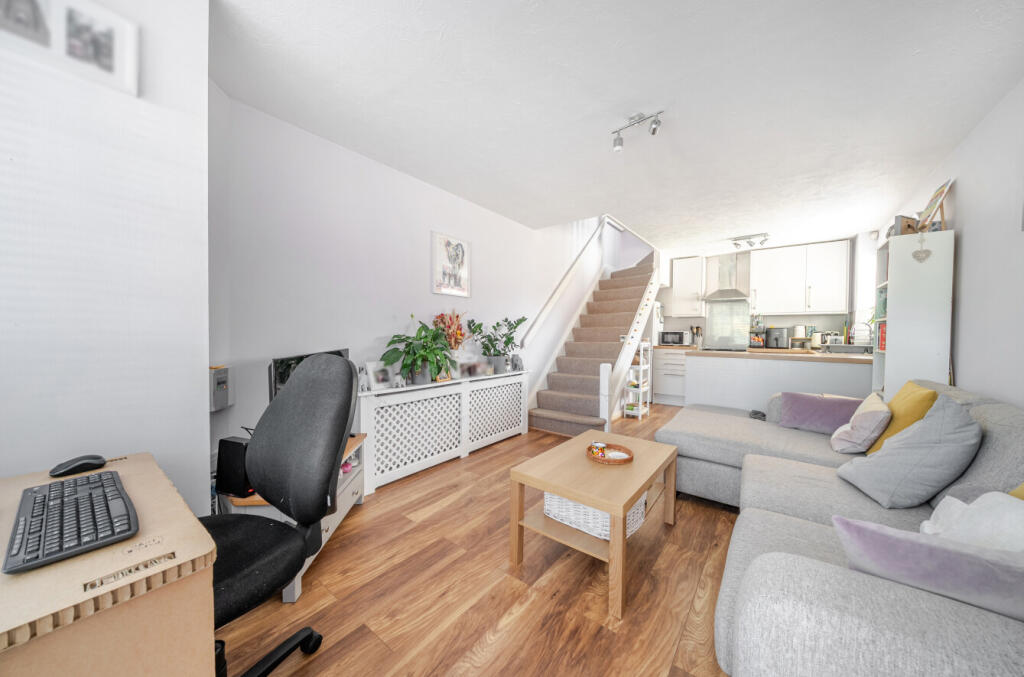 Brickfield Farm Gardens, Farnborough, Orpington, Kent, BR6