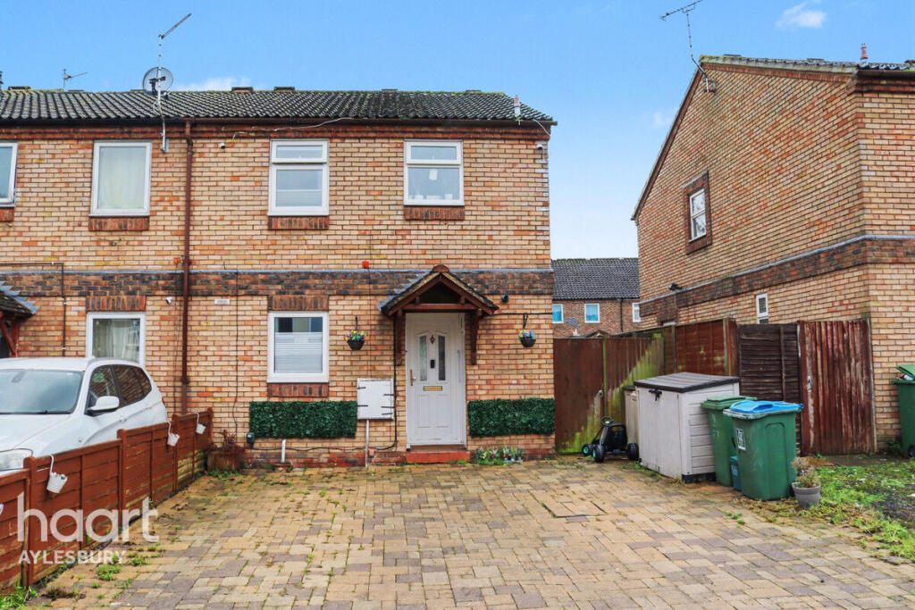 3-bed terraced on Haines Close, Aylesbury, £350,000
