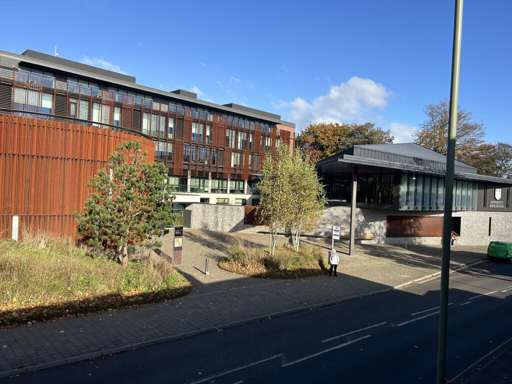 House in Southampton - View 2