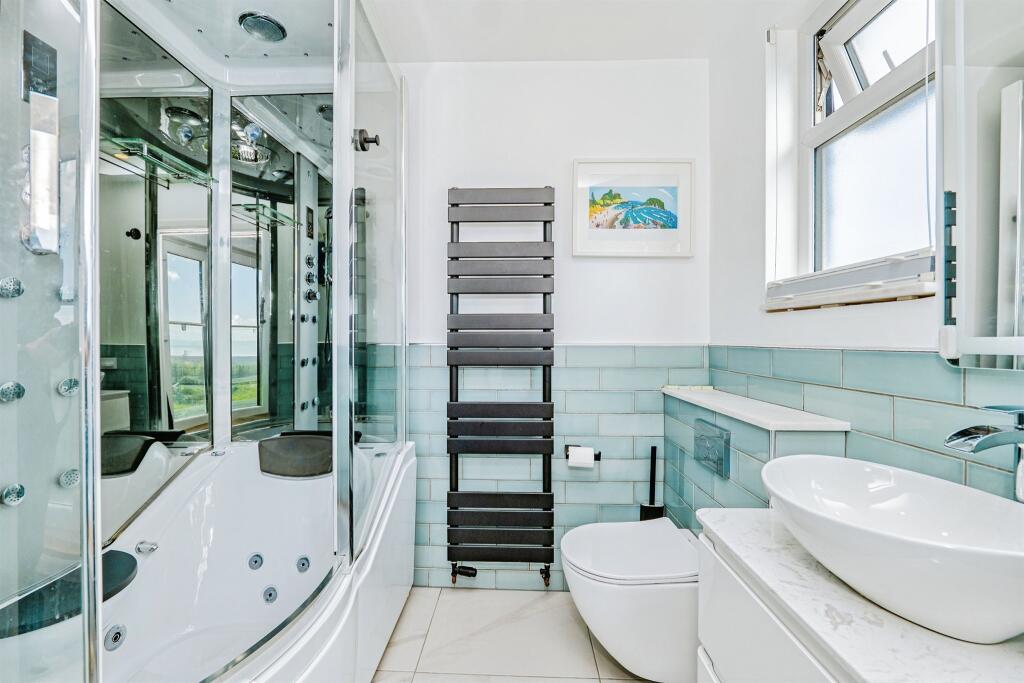 House in Cardiff, Porthcawl - View 4