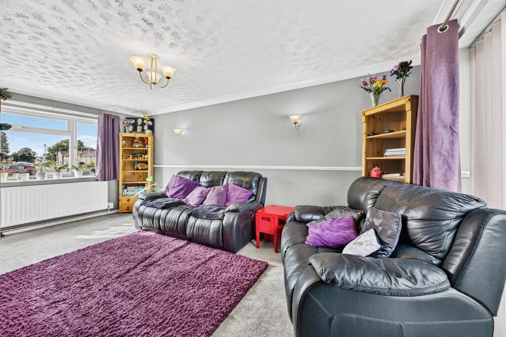 House in Barton Seagrave, North Northamptonshire - More