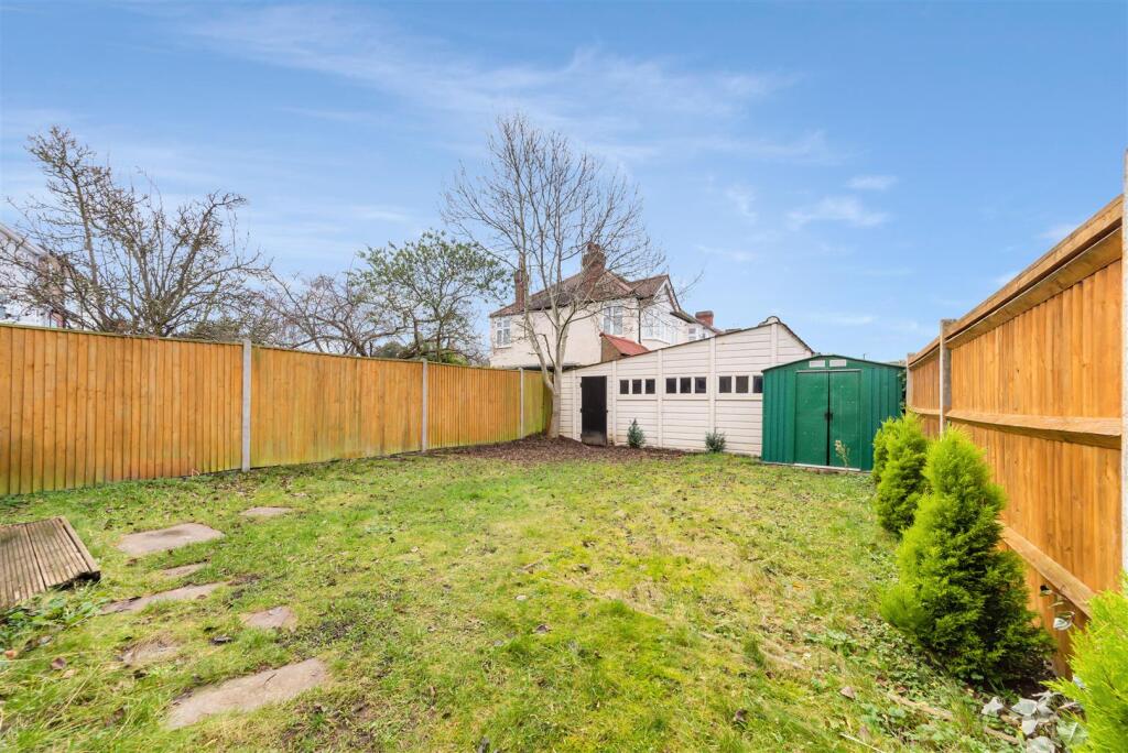 House in London, West Barnes - View 2