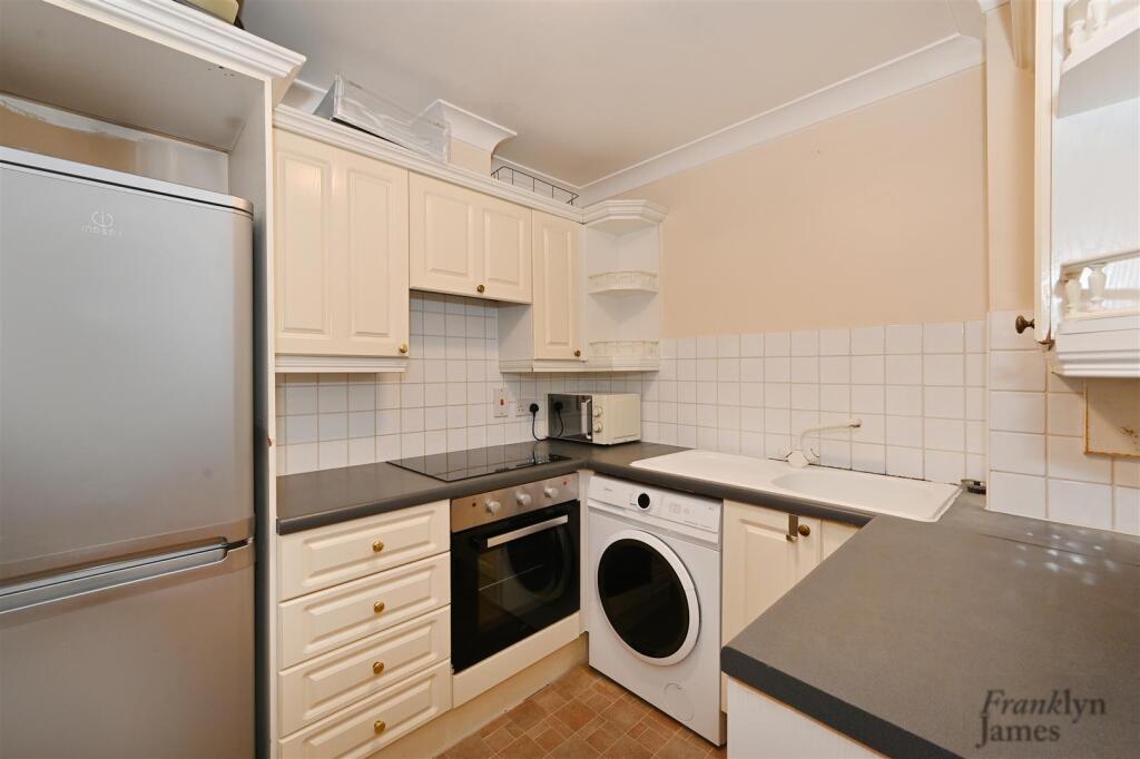 Apartment in London, Burrells Wharf, Isle of Dogs - View 3