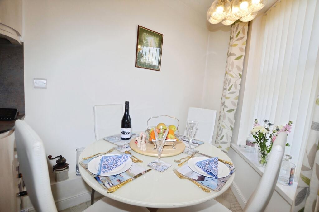 Apartment in Torquay - More